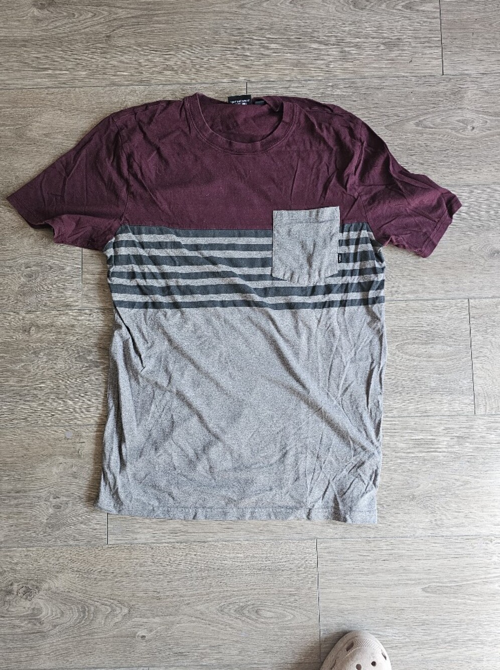 Vans Men's Two-Tone Crew Tee in Burgundy and Light Gray with Pocket